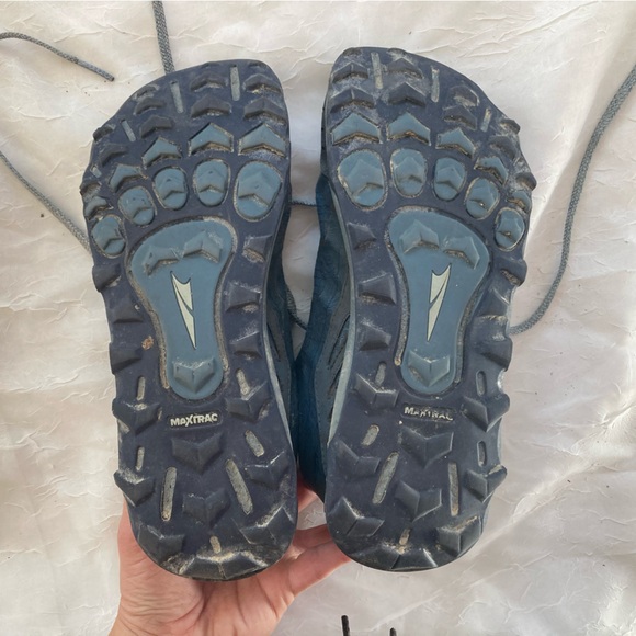 Women’s Altra Lone Peak size 8.5 blue - Picture 4 of 9